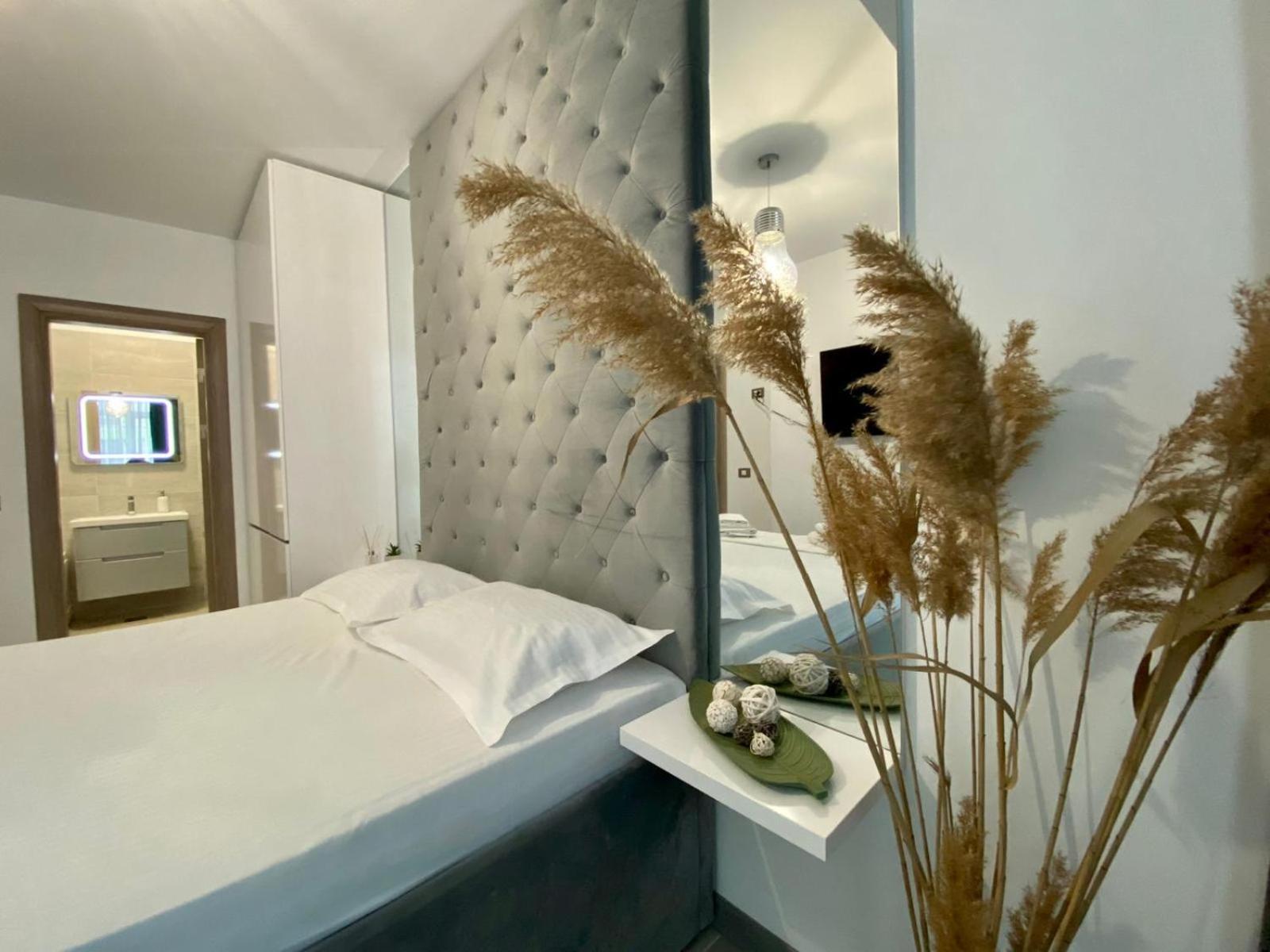 Iako Premium Apartament Нэводари Экстерьер фото