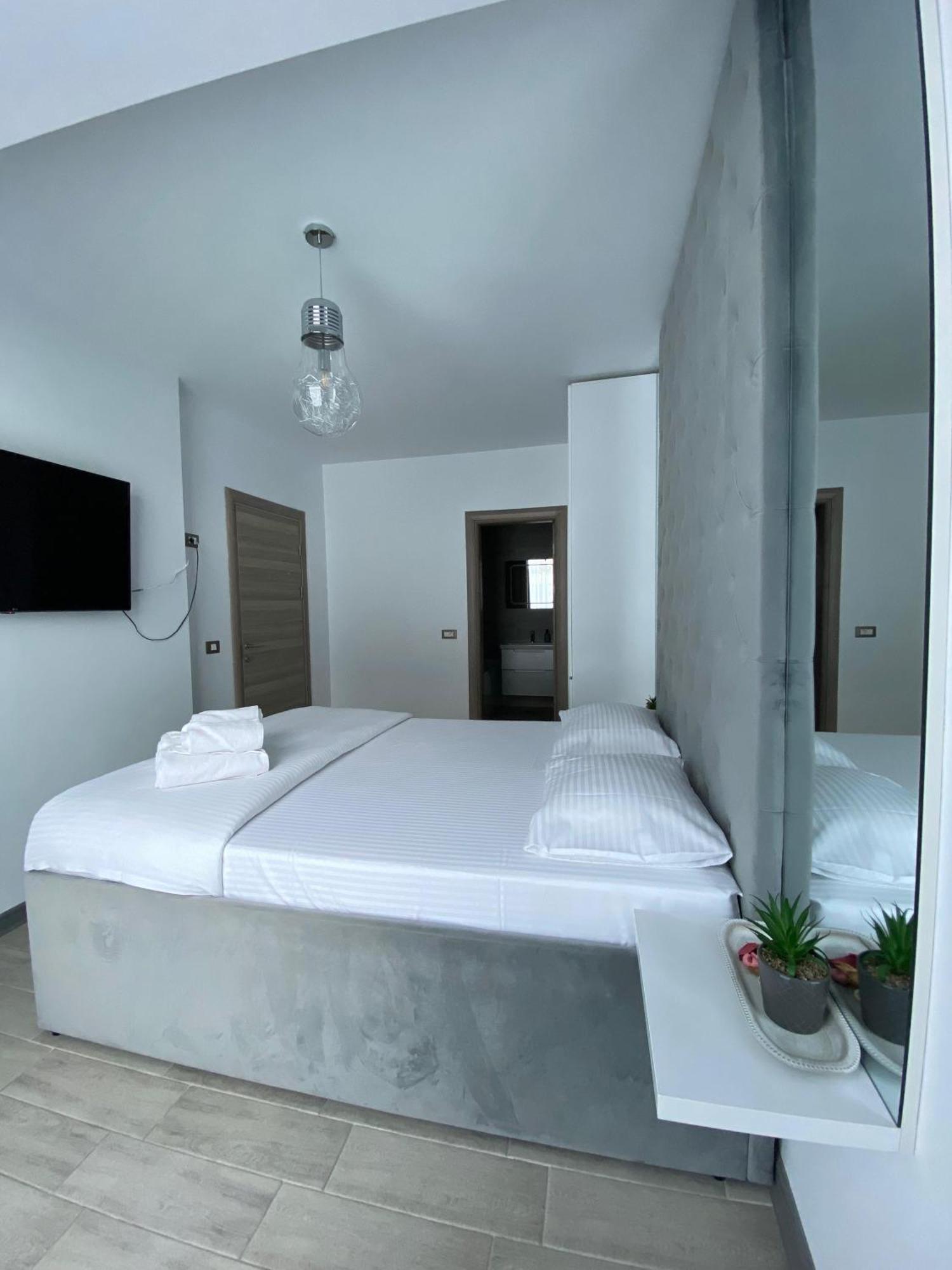 Iako Premium Apartament Нэводари Экстерьер фото